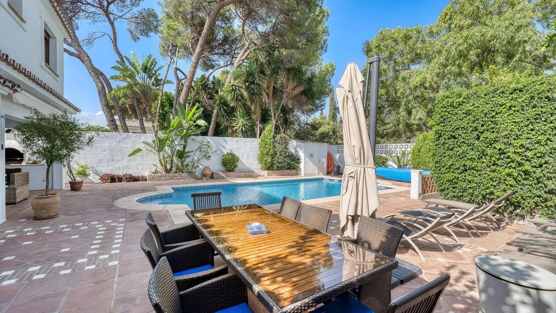 1102 Villa With Pool ,Lounge, Bbq ,Direkt In Marbella Spain